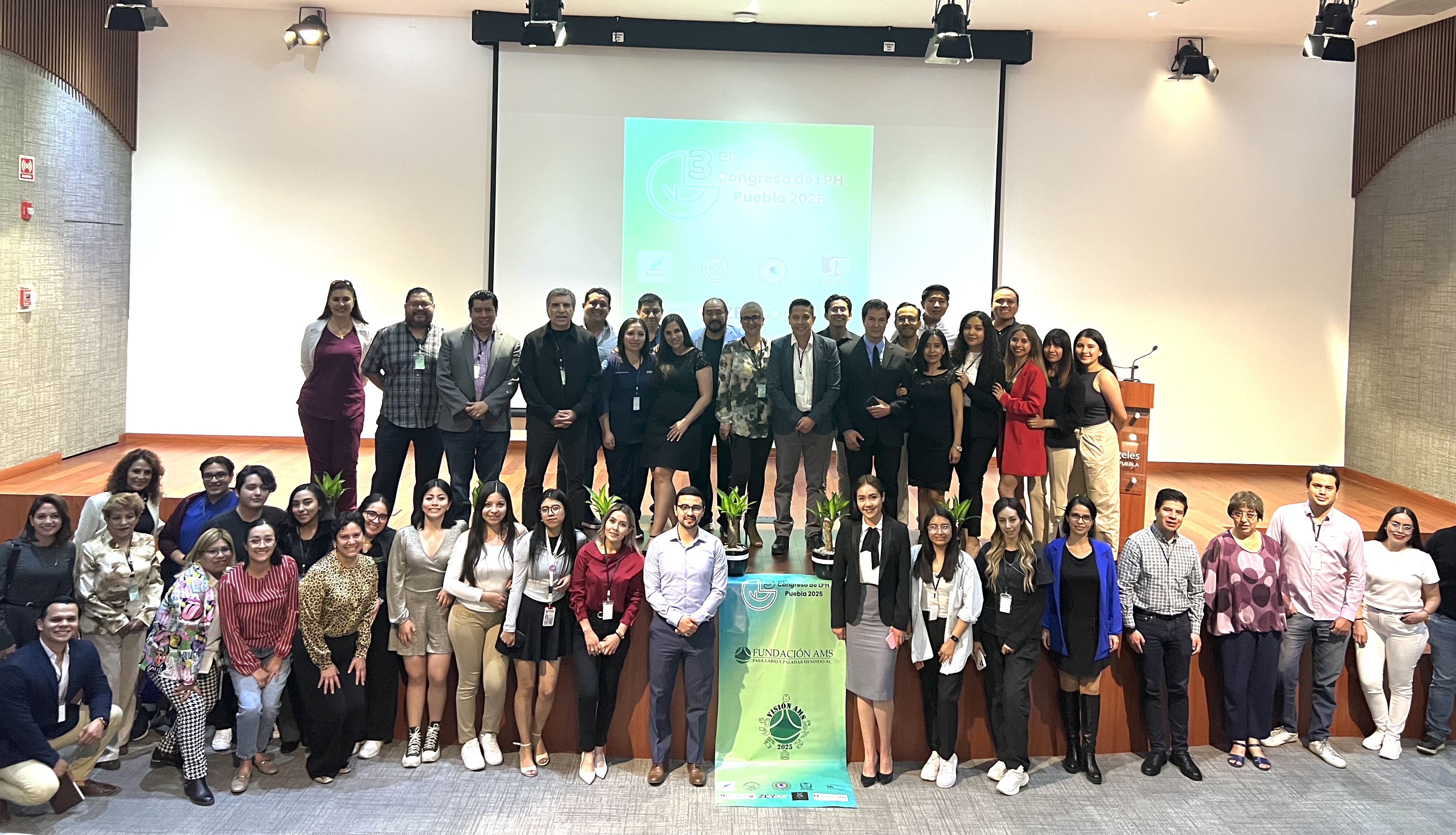 Dr. Giugliano asistió invitado al “Tercer Congreso Internacional de LPH Puebla”